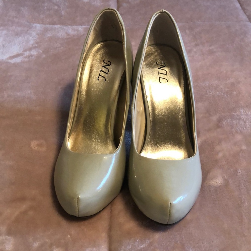 Neutral Heels - Picture 2 of 4